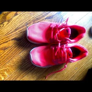 NIKE SIZE 7 neon sneakers